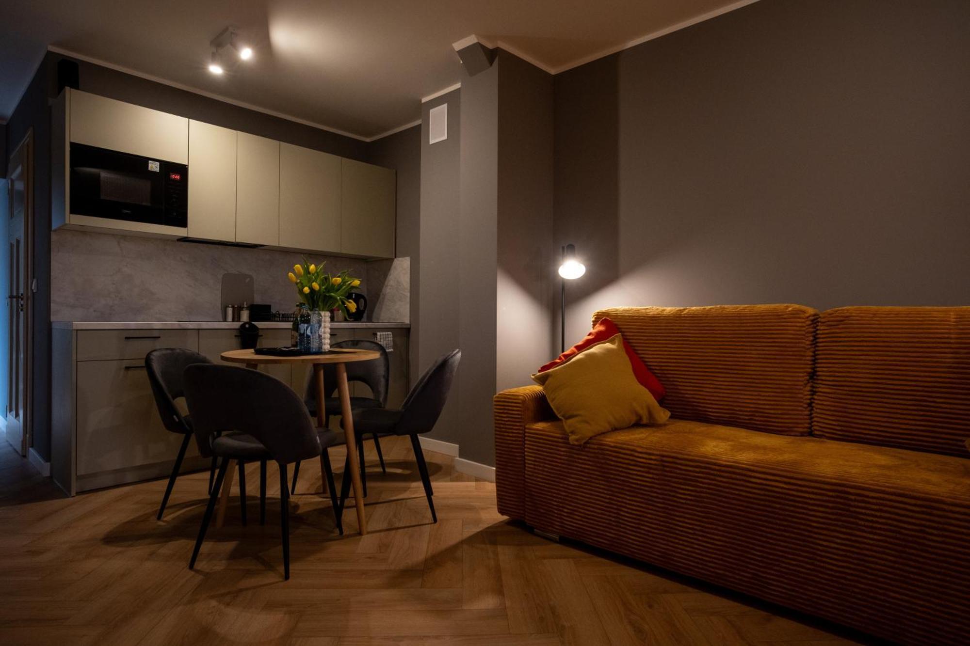 Apartamenty Drevny Kocur Poznan Ngoại thất bức ảnh