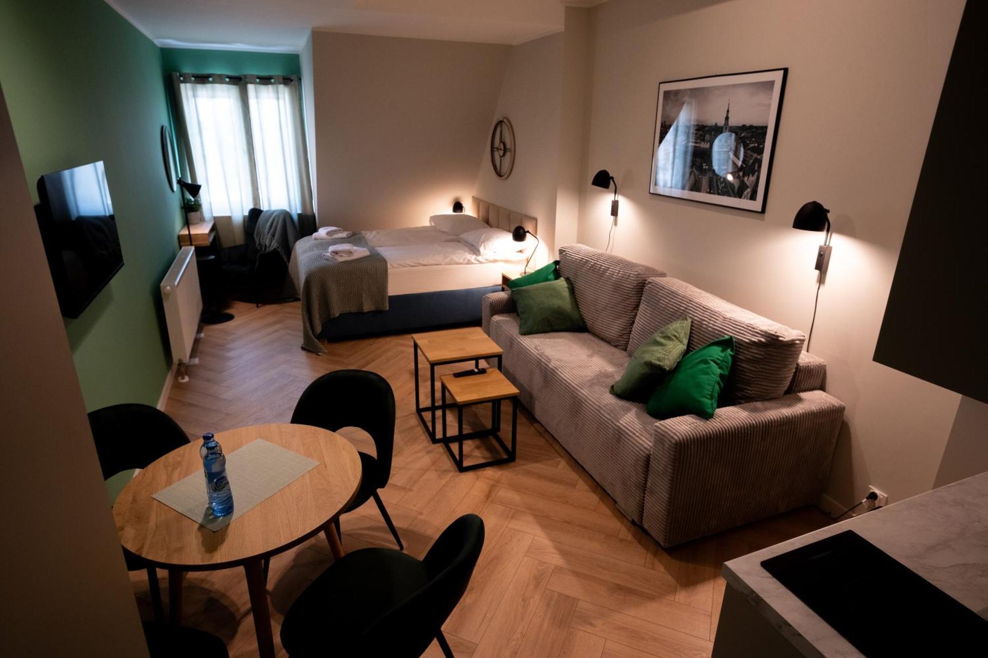 Apartamenty Drevny Kocur Poznan Ngoại thất bức ảnh