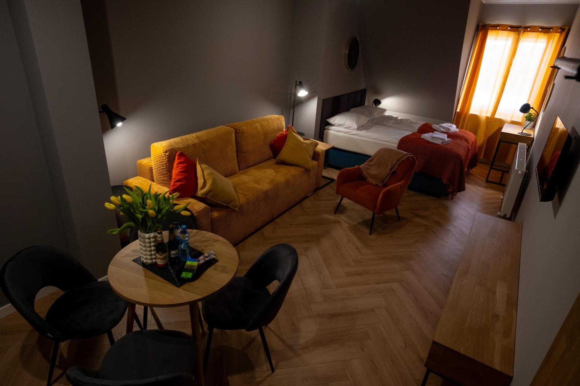 Apartamenty Drevny Kocur Poznan Ngoại thất bức ảnh