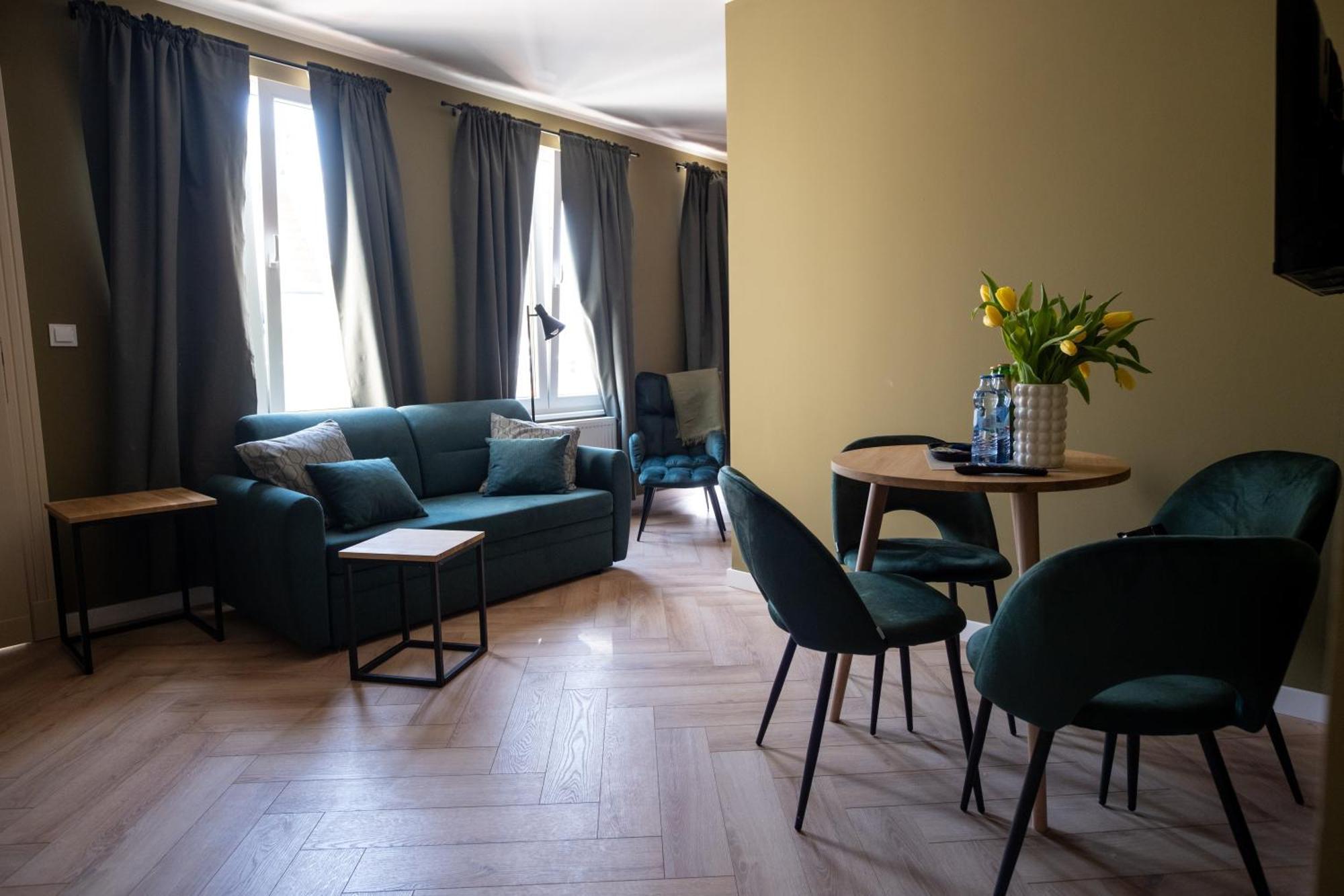 Apartamenty Drevny Kocur Poznan Ngoại thất bức ảnh