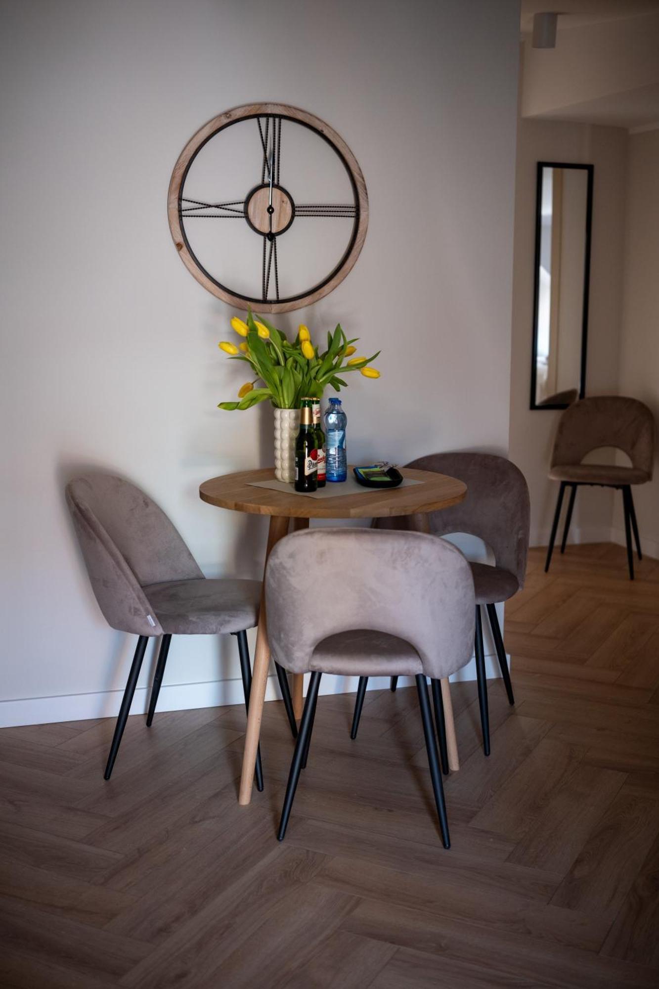 Apartamenty Drevny Kocur Poznan Ngoại thất bức ảnh