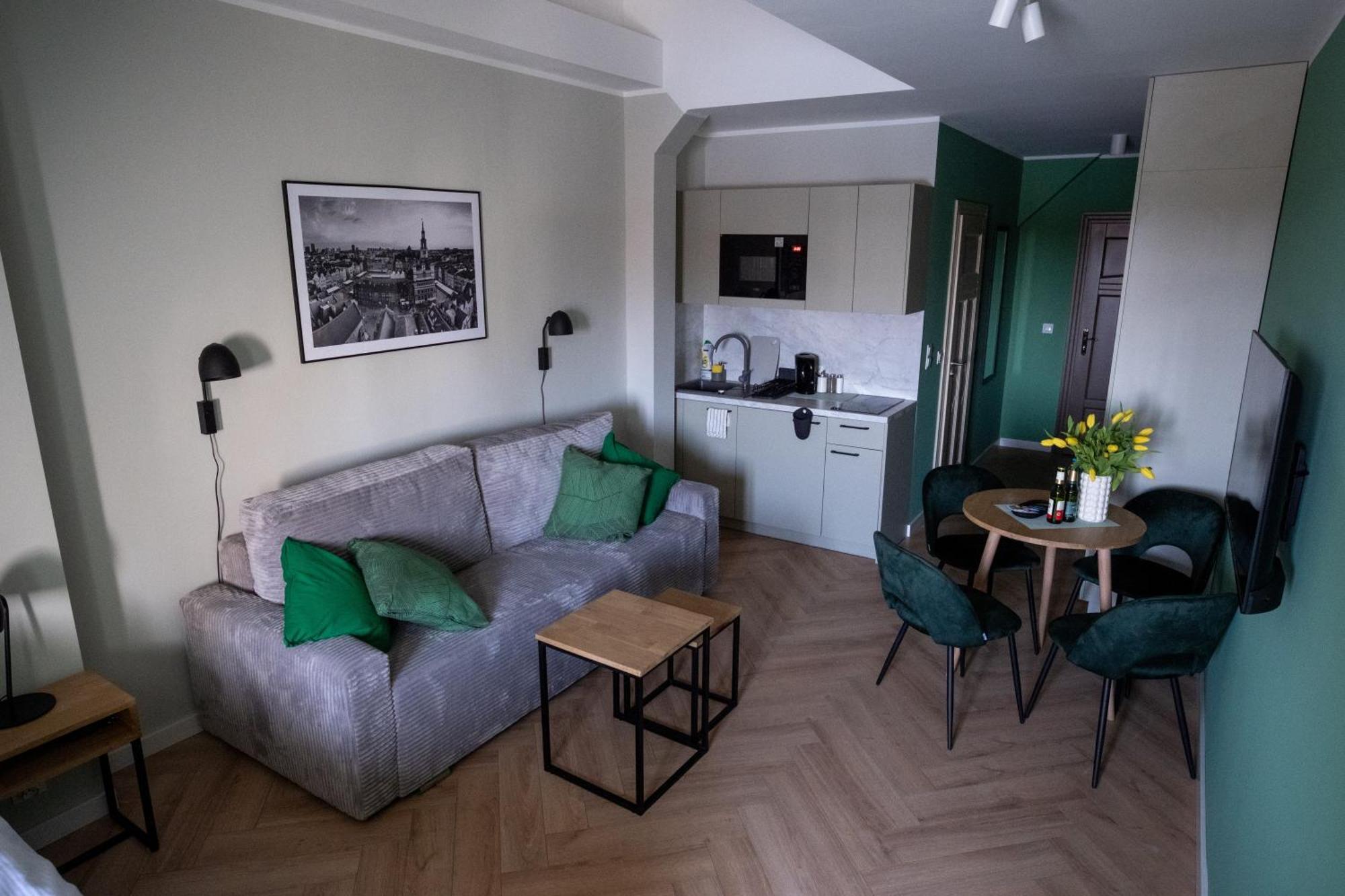 Apartamenty Drevny Kocur Poznan Ngoại thất bức ảnh